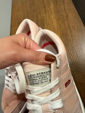 Levi's Pink Canvas Low-Top Sneakers